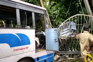 kottayam ksrtc bus accident  ksrtc bus accident kottayam  kottayam ksrtc accident news  കോട്ടയത്ത് കെഎസ്‌ആർടിസി ബസ് ട്രാൻസ്‌ഫോർമറിൽ ഇടിച്ചു  കെഎസ്‌ആർടിസി ബസ് ട്രാൻസ്‌ഫോർമറിൽ ഇടിച്ചു  കെഎസ്ആർടിസി അപകടം കോട്ടയം