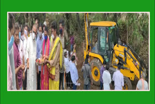 Tammineni Sitaram laying the foundation stone for irrigation works