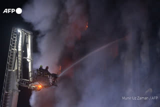 bangladesh fire  bangladesh factory fire  bangladesh fire news  ബംഗ്ലാദേശിൽ തീപിടിത്തം  ബംഗ്ലാദേശിൽ തീപിടിത്തം വാർത്ത  ബംഗ്ലാദേശ് ഫാക്ടറിയിൽ തീപിടിത്തം