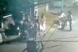 CCTV footage of youths attacking with scythes  coimbatore youths attacking with scythes  coimbatore youths attacking with scythes cctv footage  CCTV footage  coimbatore news  coimbatore latest news  crime news  attempt murder  சிசிடிவி காட்சிகள்  அரிவாளால் தாக்கும் இலைஞர்களின் சிசிடிவி காட்சிகள்  கோயம்புத்தூரில் அரிவாளால் தாக்கும் இலைஞர்களின் சிசிடிவி காட்சிகள்  கொலை முயற்சி  கொலை முயற்சி சிசிடிவி காட்சிகள்  குற்றச் செய்திகள்