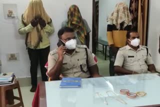 Police have arrested three people,  theft of jewelery from Haripur Bazaar, କୁଆଖିଆ ଥାନା ହରିପୁର ବଜାର, ହରିପୁର ବଜାରରୁ ଲୁଟ୍‌ ଘଟଣା, ଅଳଙ୍କାର ଲୁଟ ଘଟଣା, jajpur, ଯାଜପୁର