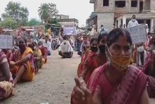 protest in front of gaisilet police station by local people in bargarh