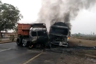 बारां में 2 वाहनों की भिड़ंत के बाद लगी आग, Fire broke out after 2 vehicles collided in Baran