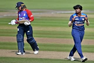 women T20 match  Indian women team defeated England  IND VS ENG  भारतीय महिला क्रिकेट टीम  भारत VS इंग्लैंड  टी 20 मैच  खेल समाचार  खेल की ताजा खबरें  खेल की खबरें