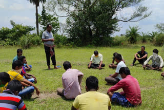 former maoists held a meeting at lalgarh against corruption of government rehabilitation package