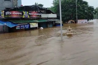 Heavy Rain : रत्नागिरी जिल्ह्यात पावसाची संततधार; राजापुरात पूरस्थिती, बाजारपेठेला पुराच्या पाण्याचा वेढा