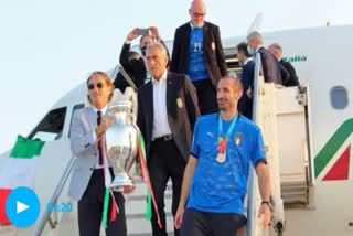 Italy return to Rome with Euro 2020 trophy