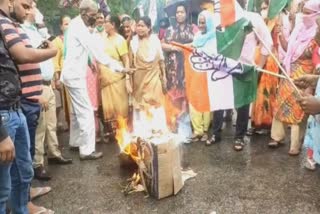 Mahila Congress Committee PROTEST against inflation in SULTANPURI