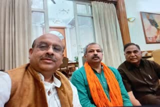 delhi bjp leaders on protest at lieutenant governor residence