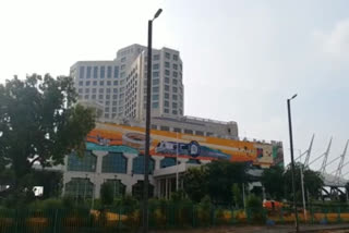 ഗാന്ധിനഗർ റെയിൽവേ സ്റ്റേഷൻ  പ്രധാനമന്ത്രി  നരേന്ദ്ര മോദി  Modi  റെയിൽവേ സ്റ്റേഷൻ  ഗരുഡ്  Gandhinagar train station  5-star hotel atop Gandhinagar train station  Narendra Modi