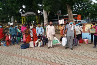32 workers of dumka stucked in Kerala returned home