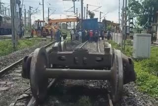 freight train derailed in jagasingpur