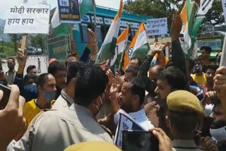 ادھمپور: مہنگائی کے خلاگ کانگریس کارکنان کا احتجاج