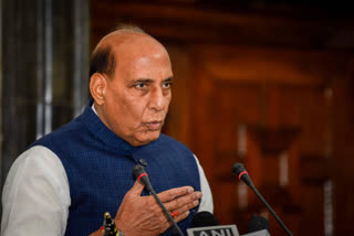 Rajnath Singh holds meeting  ശരത് പവാർ  എൻസിപി അധ്യക്ഷൻ  മുൻ പ്രതിരോധ മന്ത്രി എകെ ആന്‍റണി  Defence minister Rajnath singh