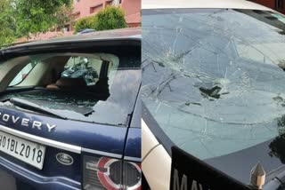 farmers attacked Chandigarh Mayor car