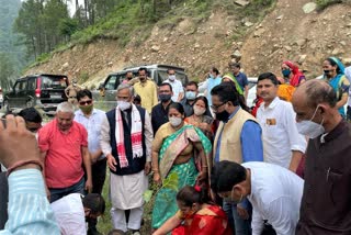 former-chief-minister-trivendra-singh-rawat-planted-saplings-in-chamoli