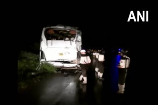 ആഗ്ര-മൊറാദാബാദ് ദേശീയപാത  യുപി ബസ് അപകടം  up bus accident  buses collide in UP