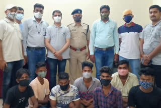 Raipur RPF caught 7 robbers from Gujarat and handed them over to Surat Crime Branch