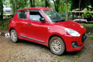 karippur gold smuggling  kerala gold smuggling  arjun ayanki news  arjun ayanki car  കരിപ്പൂർ സ്വർണക്കടത്ത്  കരിപ്പൂർ സ്വർണക്കടത്ത് വാർത്ത  അർജുൻ ആയങ്കി വാർത്ത  അർജുൻ ആയങ്കി സ്വർണക്കടത്ത്  അർജുൻ ആയങ്കി കാർ