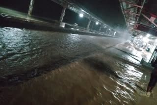 Heavy rains disrupt Central Railway traffic in Mumbai