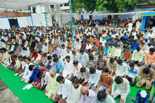 salatul tareef namaz offered in two places all over the world