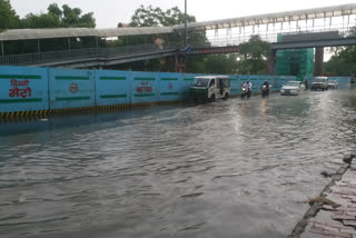 Waterlogging remains in MB Road delhi even after rain