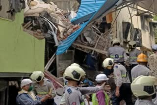 3 dies due to house collapsed