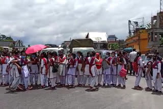 Students block National Highway 31 in Chopra North Dinajpur demanding to pass at Higher Secondary Exam