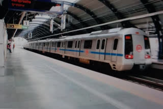 dmrc open 16 extra entry gates  at 16 crowded metro station delhi