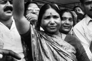 Phoolan Devi statue seized in UP before installation; Bihar minister Sahani returned from airport