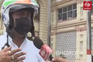 RJD MLAs sport helmets, black masks to Bihar Assembly