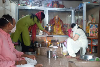 devotees reached shiva temples for jalabhishek on sawan somvar vrat
