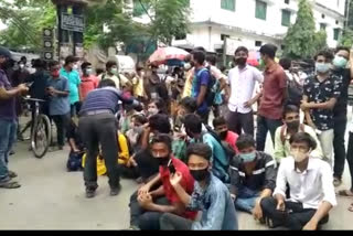 higher secodary pass student show agitation at cooch behar