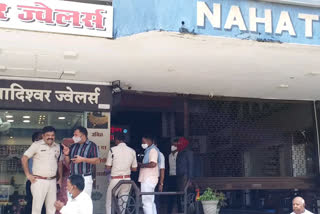 2 arrested from Jalore Rajasthan for stealing 3 crores from nagina gems shop of nahata market raipur