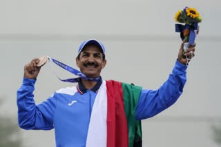 abdullah-al-rashidi-58-year-old-sportsperson-from-kuwait-wins-bronze-medal-in-tokyo-olympics-shooting