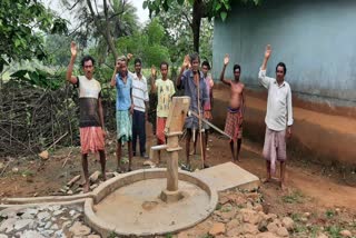road-and-drinking-water-problems-in-reshma-village-of-dumka