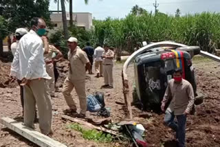 ताफ्यातील गाडीला अपघात