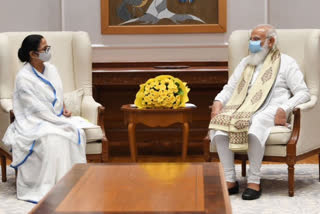 mamata-banerjee-at-pm-narendra-modi-residence-to-meet-him