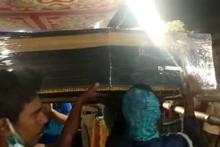 The bodies of 4 migrant workers who died in an accident in Mumbai were returned to Murshidabads village