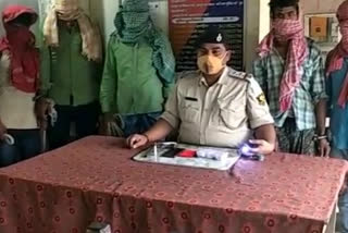 पुलिस ने डकैती में शामिल पांच अपराधियों को किया गिरफ्तार