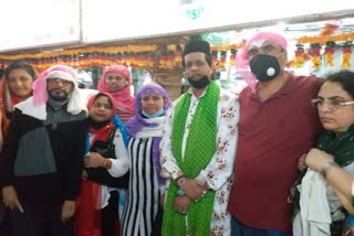 tv actress shelly shukla and writer rajesh beri visit ajmer dargah