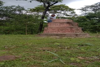 police demolished the Naxalite memorial in bijapur