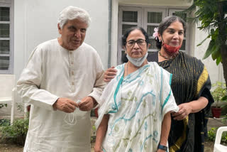 javed akhtar and shabana azmi meet mamata banerjee at new delhi