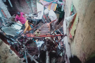 house wall collapses at govindpuri