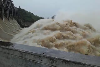 tenughat-dam-six-gate-opened-due-to-rain-in-jharkhand
