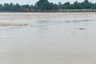 फल्गु नदी में अचानक आई बाढ़