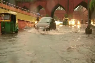 Rains lash Delhi