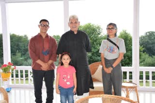 aamir khan meets jk lt governor news  aamir khan kiran rao meet manoj sinha news  aamir khan kiran rao meet jk lt governor news  ബോളിവുഡ് നടൻ ആമിർ ഖാൻ വാർത്ത  ആമിർ ഖാൻ കിരൺ റാവു വാർത്ത  ബോളിവുഡ് നടൻ ആമിർ ഖാൻ കശ്‌മീരിൽ വാർത്ത  കശ്‌മീർ ലഫ്റ്റനന്‍റ് ഗവർണർ മനോജ് സിൻഹ പുതിയ വാർത്ത  kashmir governor kiran rao news  kiran rao aamir khan news