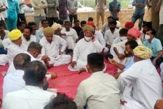 बाड़मेर में ग्रामीणों का प्रदर्शन, Villagers protest in Barmer