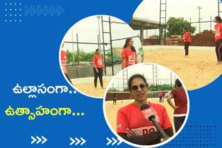 warangal beach, women beach ball